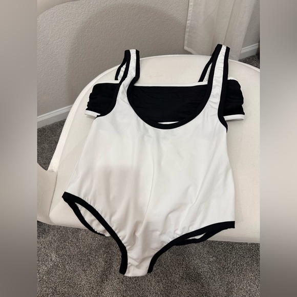 BLACK / WHITE ZARA BARBIE MATTEL 2 IN 1 CUT OUT SWIMSUIT SIZE S NEW SWIMWEAR - Picture 1 of 3